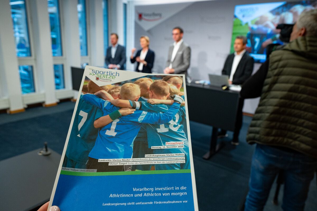 Das Land fördert den Sport. Ein Schwerpunkt liegt auf der täglichen Bewegungseinheit der Kinder.⇒VLK
