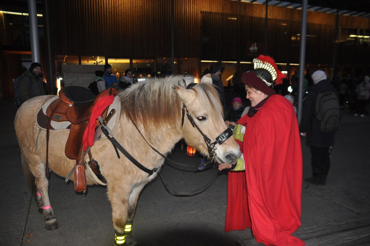 Der heilige Martin kam mit dem Pferd, zur Freude der Kinder. ⇒HAB