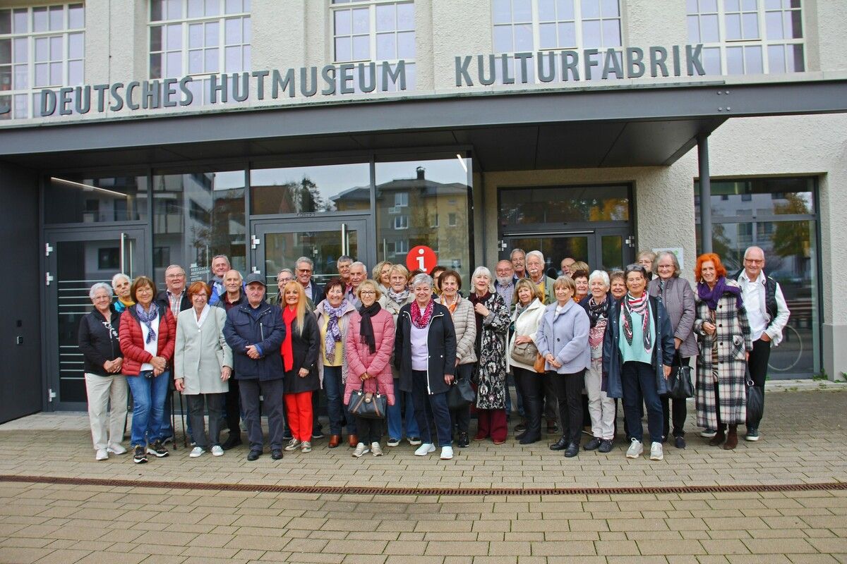 Der Jahrgang 1947 Hard besuchte das Hutmuseum Lindenberg, erfuhr über die 300-jährige Hutherstellung und genoss gesellige Stunden. ⇒PVÖ