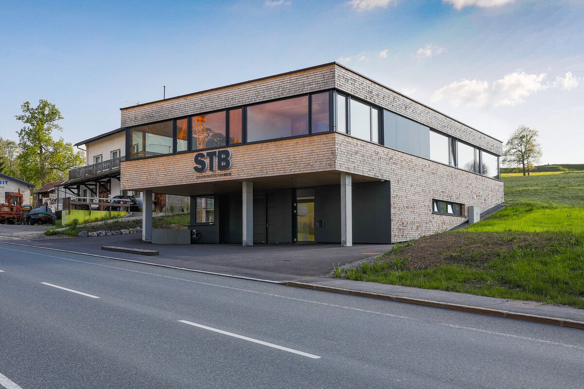 Der Neubau von STB Steuerungstechnik in Andelsbuch entstand 2018.⇒stb/Steinlechner