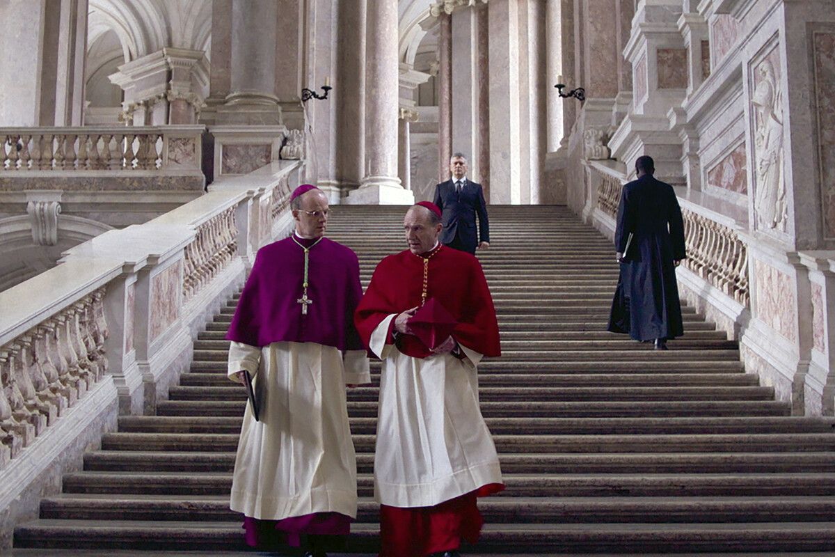 Der Papst ist tot und die Kardinäle eilen nach Rom, um dort einen neuen Papst zu bestimmen. ⇒ Focus Features