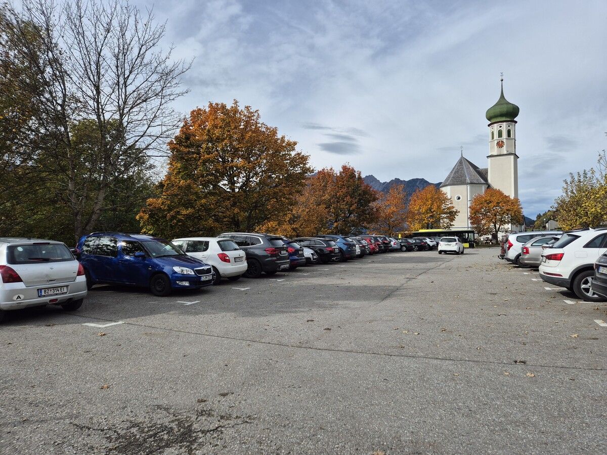 Der Parkplatz ist immer recht gut besucht.⇒VN/JUN