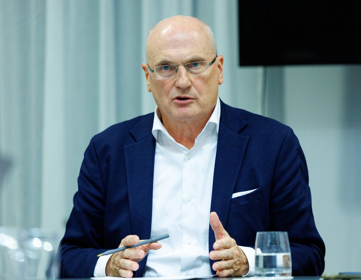Der Steirer Wolfgang Bartosch agiert ab sofort als Interimspräsident des ÖFB und will wieder Ruhe in Österreichs größten Sportverband bringen.⇒apa