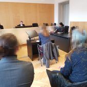 Kunstfrevel an Betonporsche