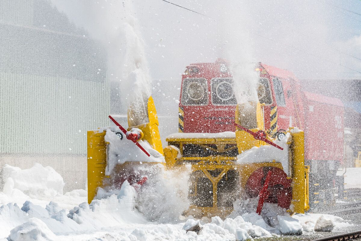 Die Hochleistungsschneeschleuder ist eine von drei Schneeschleudern der ÖBB.⇒ÖBB