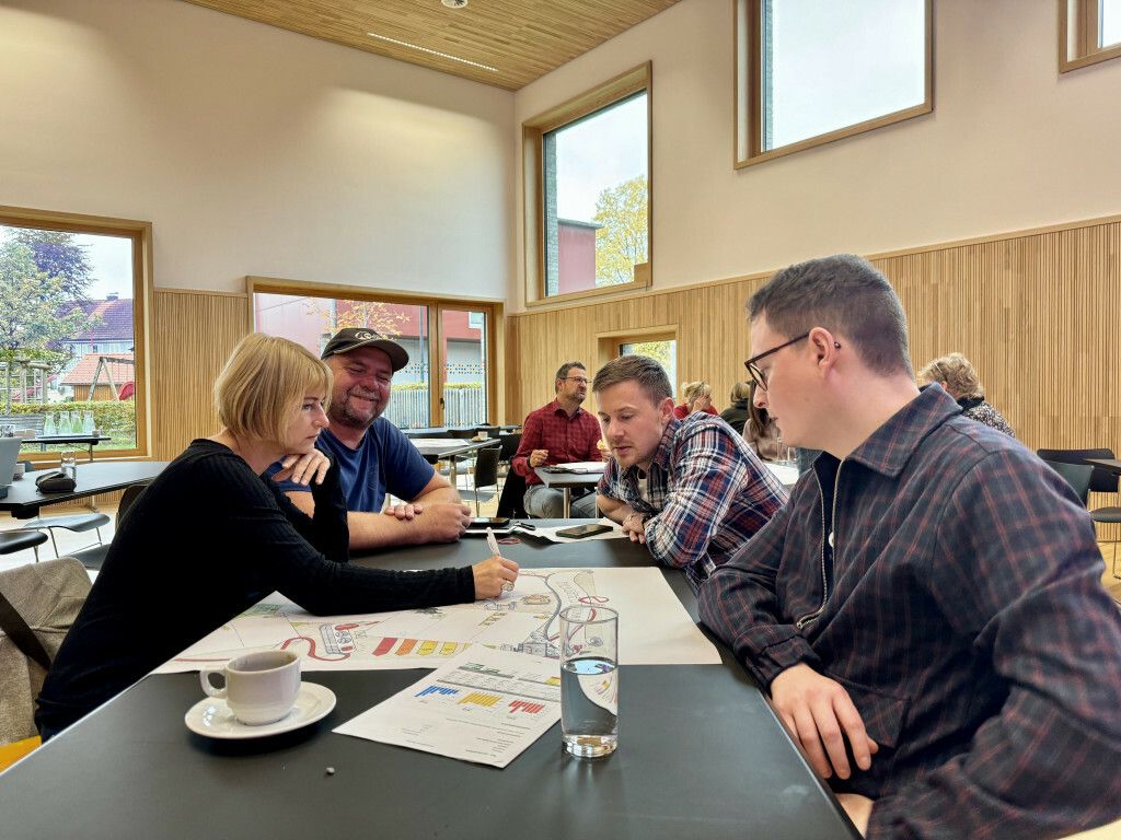 Die interessierten Teilnehmer waren engagiert beim Workshop. ⇒privat