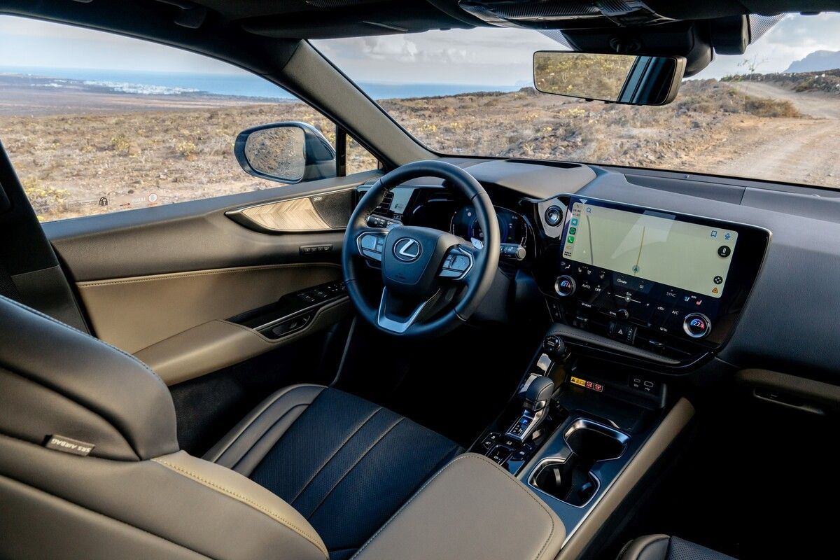 Die Interieureinrichtung: nach edler Lexus-Art, mit feinen Materialien und akribischer Verarbeitung.