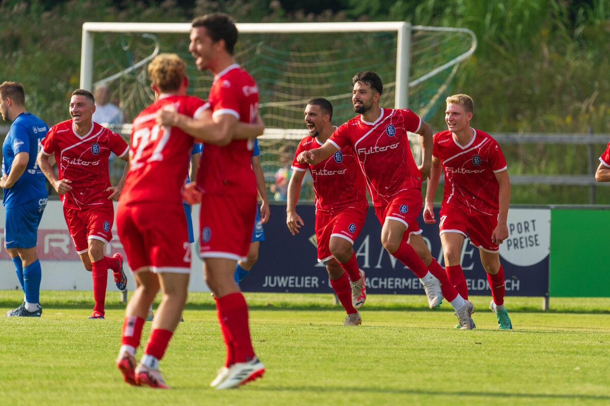 Die Kicker des FC Lustenau wollen nach Ende der letzten Runde über den Titel des Winterkönigs in der VN.at-Eliteliga jubeln.⇒stiplovsek