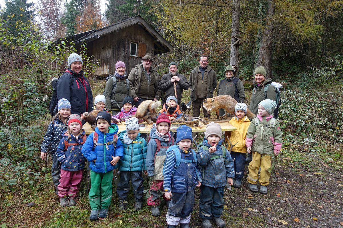 Die Kinder der Waldspielgruppe lernten viel über den Wald.⇒Stadt