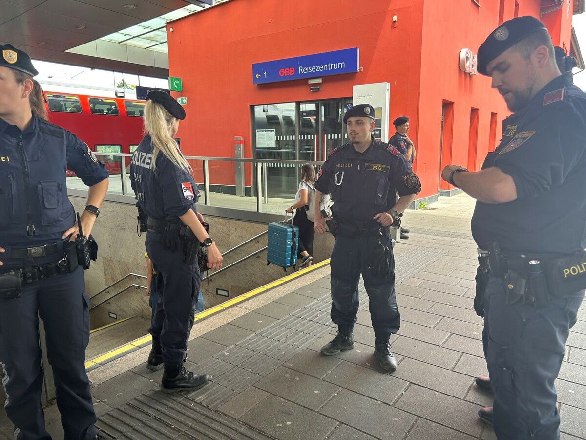 Einmal mehr wurde die Polizei zu einem Vorfall am Dornbirner Bahnhof gerufen. ⇒Symbol/gs