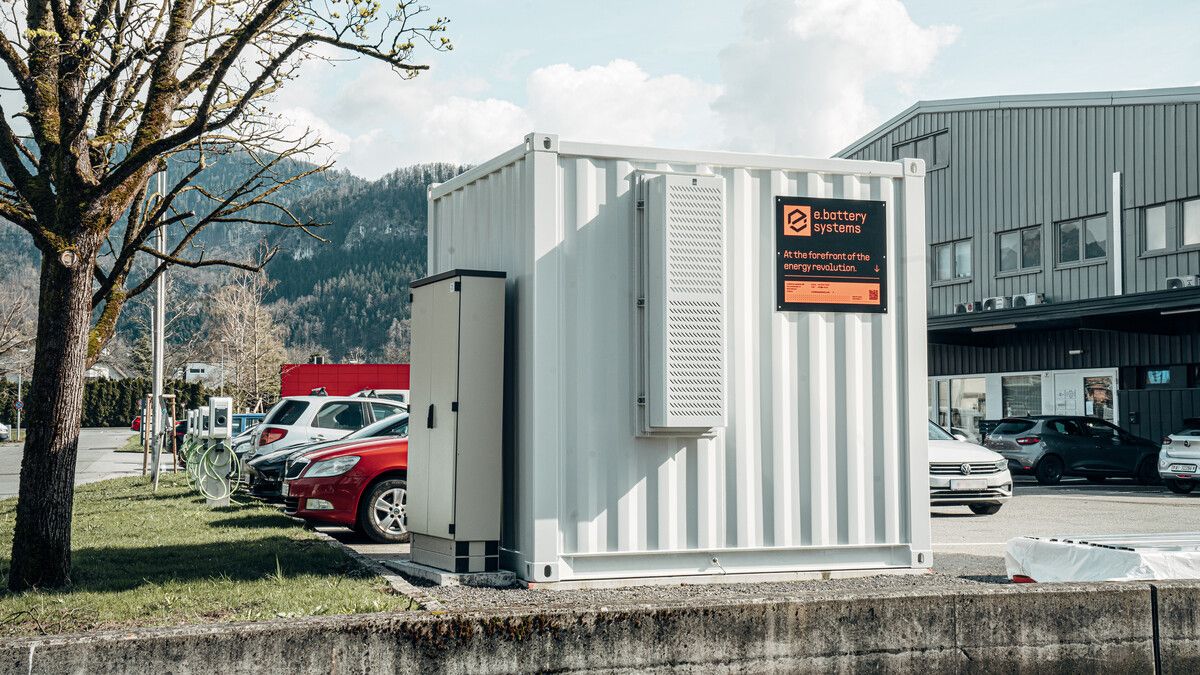 Die Second-Life- Energiespeicher von e.bs AG. ⇒
