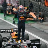 Verstappen-Sieg im Regenchaos