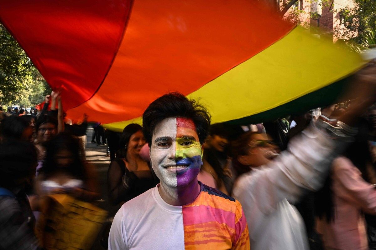 Ein Aktivist und Unterstützer der LGBTQ-Community nimmt am Sonntag an der Delhi Queer Pride Parade in Neu-Delhi teil. AFP