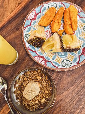 Exotische Früchte zum Frühstück: Canistel und Jackfrucht. ⇒Beate Rhomberg
