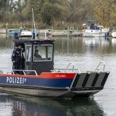 Neues Polizeiboot für den Einsatz in seichtem Gewässer. »A5