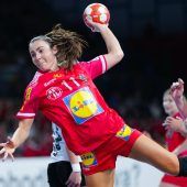 Fabienne Tomasini und Co. starten mit 37:24-Kantersieg in Heim-EURO. »C1