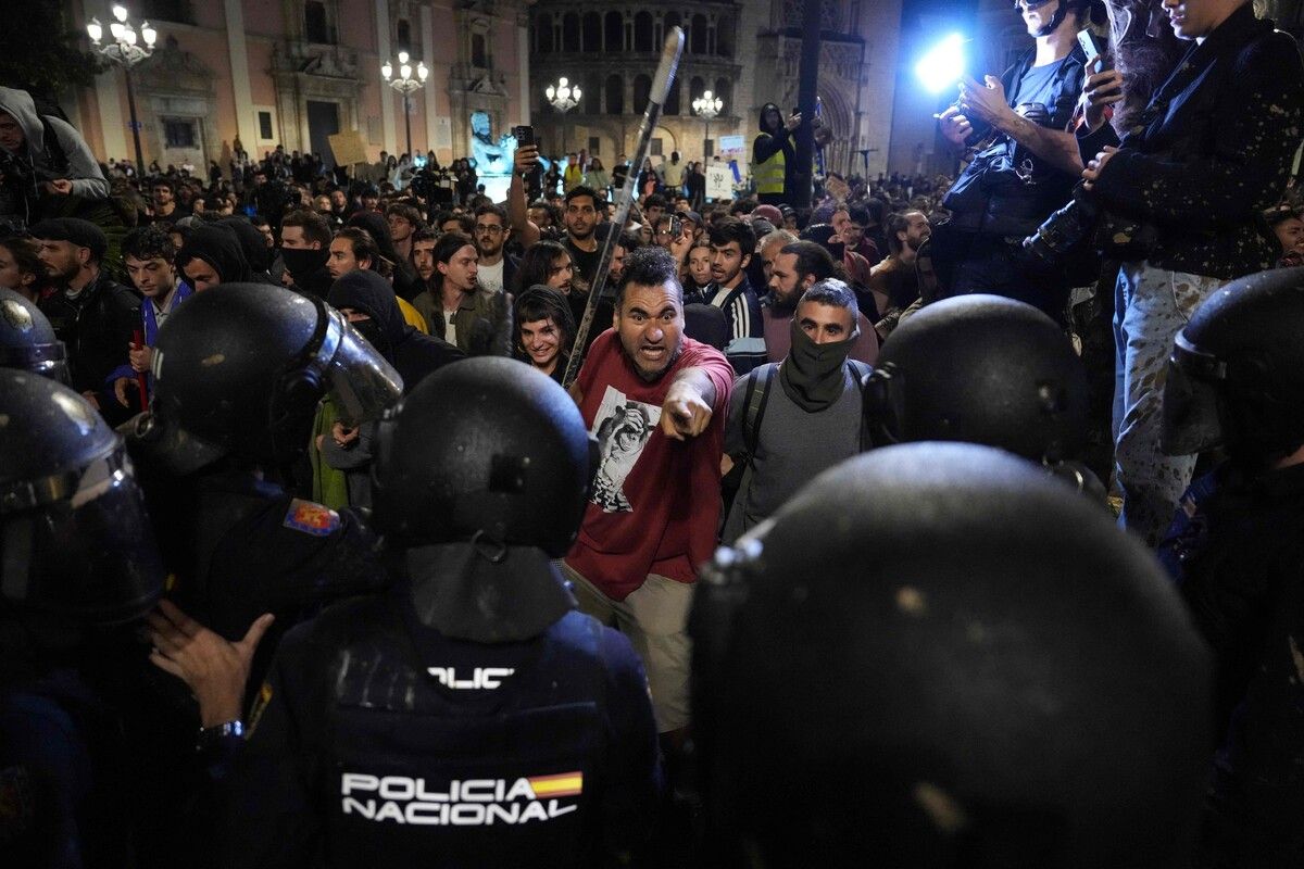 In Valencia machten die Menschen ihrer Verzweiflung Luft.⇒AFP