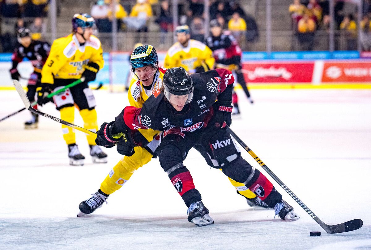 Julian Metzler und die Pioneers setzten sich auch im zweiten Saisonduell gegen die Vienna Capitals klar durch.⇒GEPA