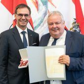 Große Ehrung von Altbürgermeister Wutschitz