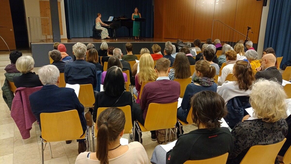 Lisa Maria Schachtschneider und Eva-Maria Heinzle präsentierten Werke romantischer Komponistinnen. ⇒st. flatz