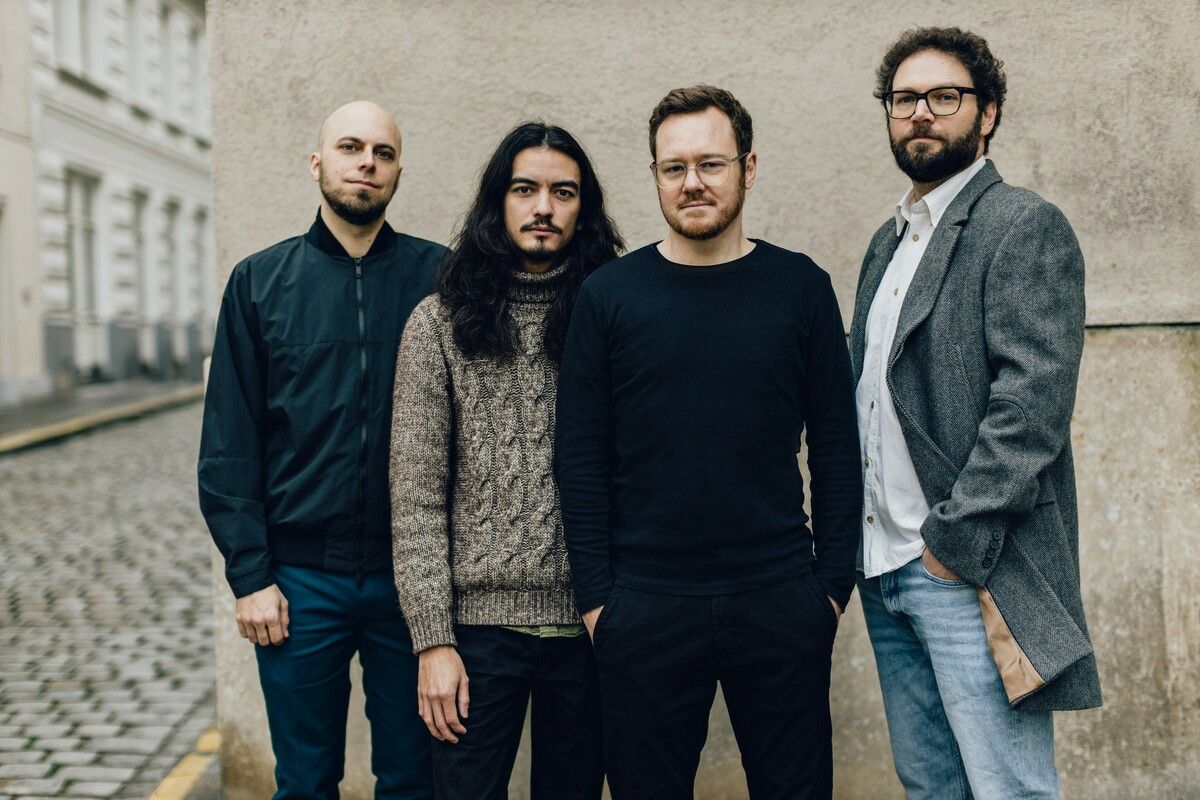 Martin Eberle, Kenji Herbert, Philipp Nykrin und András Dés bilden die Band. ⇒Victoria Nazarova