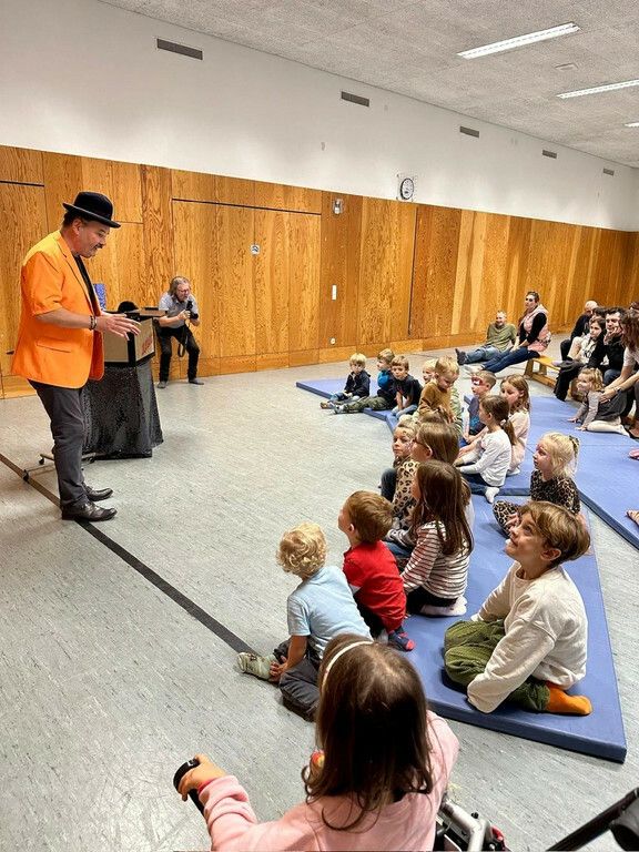 Mit einem Fest wurde das 30-Jahr-Jubiläum in der Bücherei gefeiert.