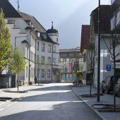 16 neue Bäume im Zentrum