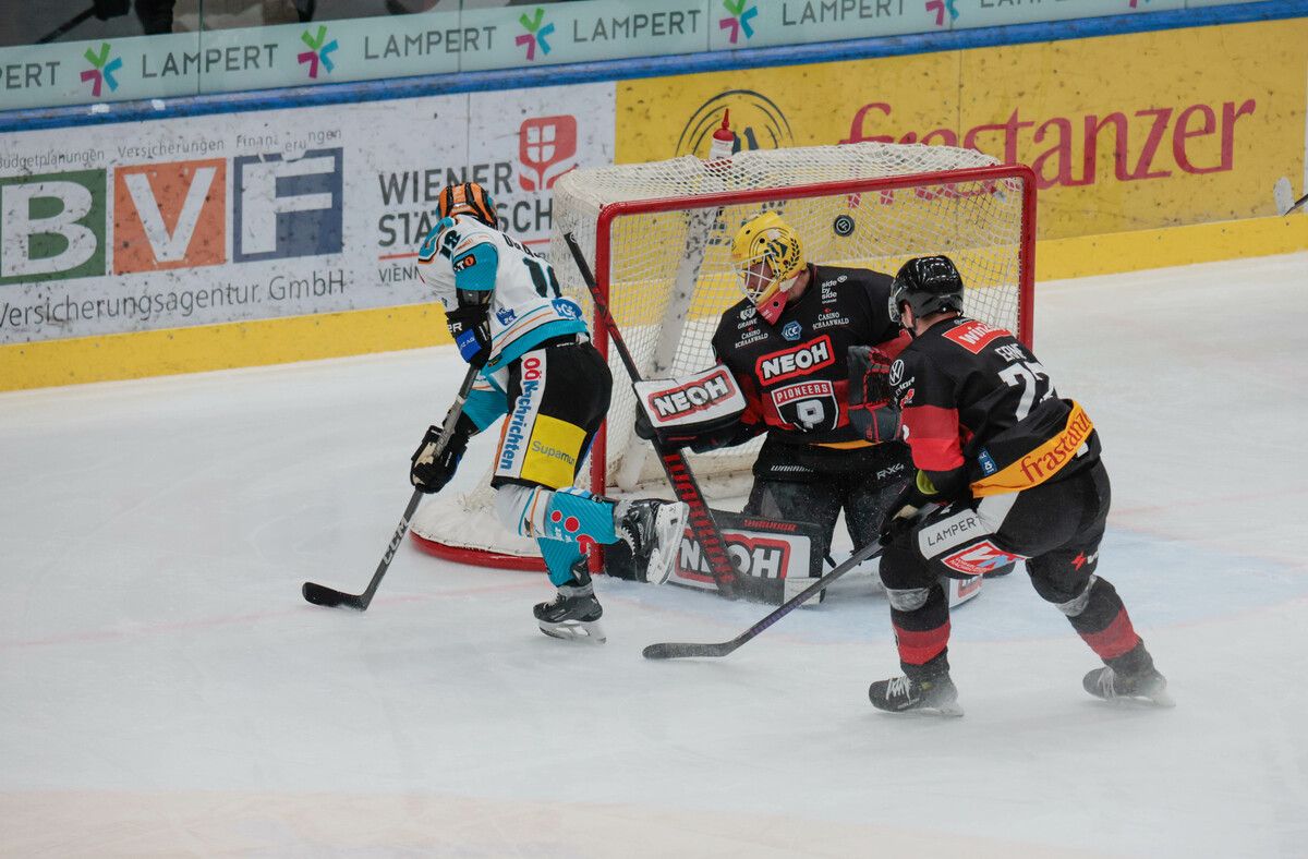Pioneers-Torhüter Alex Caffi war es zu verdanken, dass es gegen Linz nur eine knappe Niederlage gab.⇒hartinger