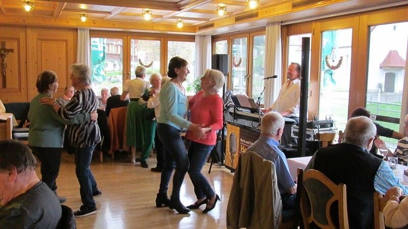PVÖ-Jahresabschluss-Ausflug mit Schlachtbuffet und Musik. ⇒PVÖ Lauterach