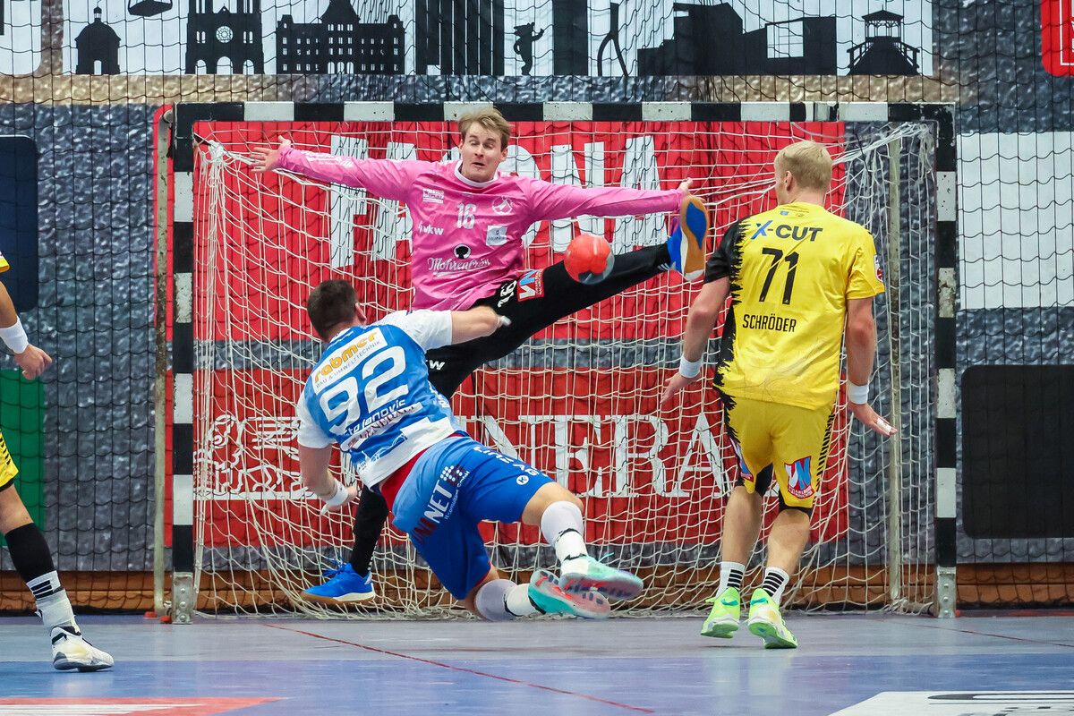 Nach dem 33:32-Heimsieg in der Hinrunde musste sich Bregenz Handball (im Bild Goalie Ralf-Patrick Häusle) in Linz mit 29:34 geschlagen geben. ⇒Steurer