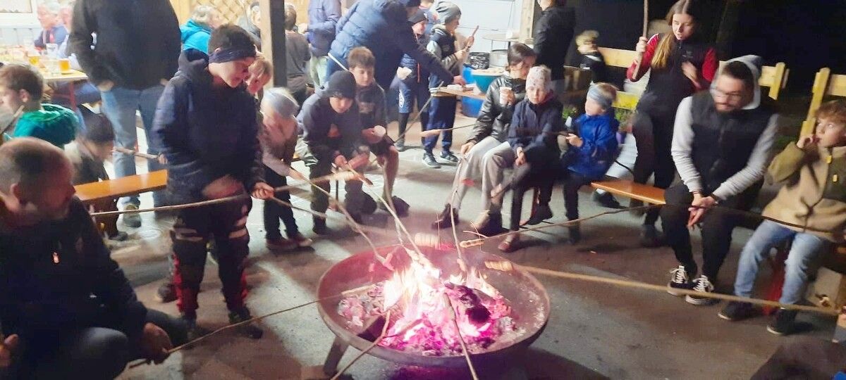 Saisonausklang der BMXler am offenen Feuer.⇒BMX-Club Bludenz