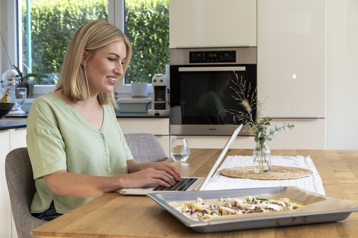 Sarah Marth ist auch diplomierte Ernährungstrainerin und betreibt einen Foodblog. ⇒VN/Paulitsch