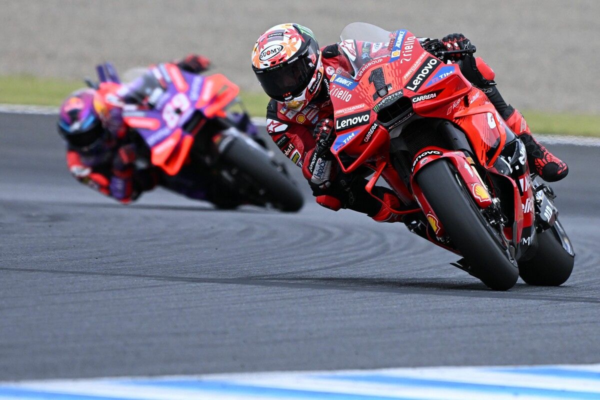 Titelverteidiger Francesco Bagnaia steht im Showdown um den MotoGP-Titel schwer unter Druck von Herausforderer Jorge Martin.⇒ap