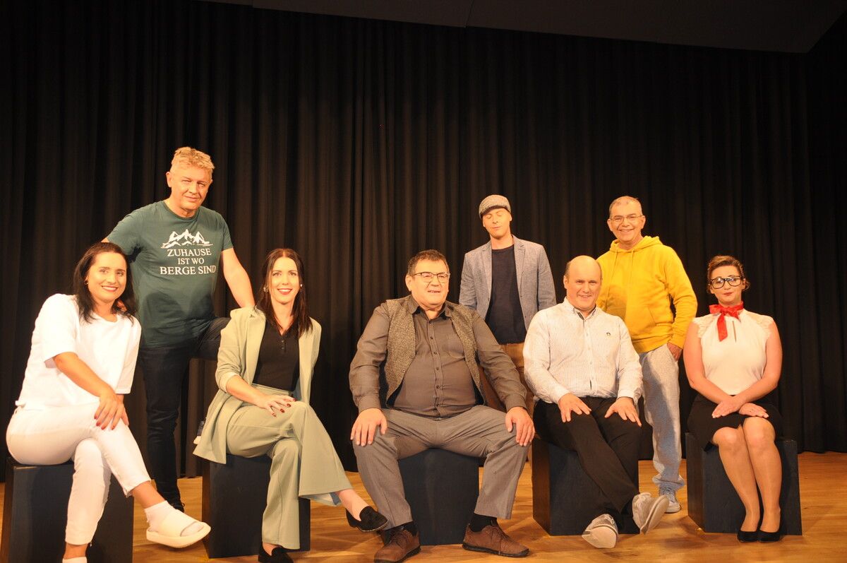 v.li.: Christine Pfister, Michael Hartmann, Karin Pfister, Willi Müller, Lukas Pušnik, Harald Kaufmann, Werner Rinderer und Simone Pfister. ⇒HAB