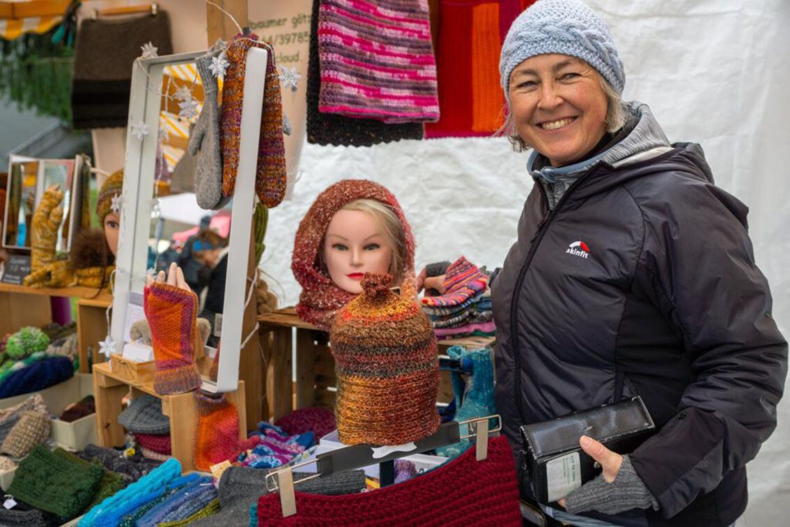 Wärmendes Gestricktes für Kopf, Hals und Hände gibt’s beim Adventmärktle. ⇒HAPF