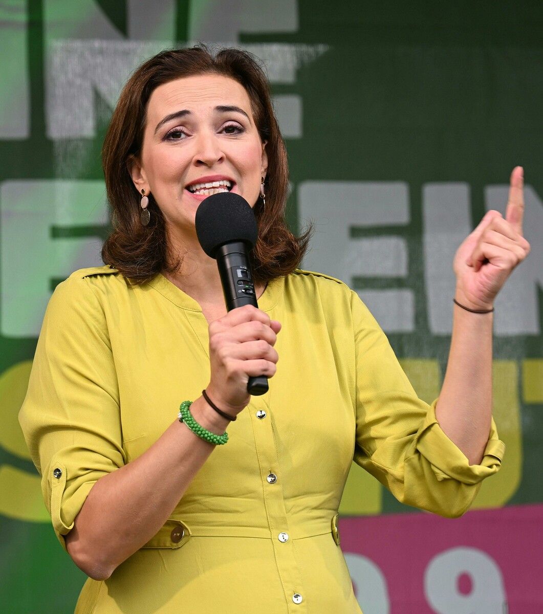 Zuständige Ministerin der Übergangsregierung ist Alma Zadic.⇒APA