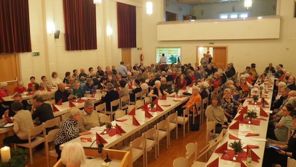 Am 3. Dezember versammelten sich 150 Mitglieder des Vereins Vorarlberg 50plus Sulz-Röthis-Viktorsberg im Vereinshaus/Röthnersaal zur Nikolofeier. ⇒Verein