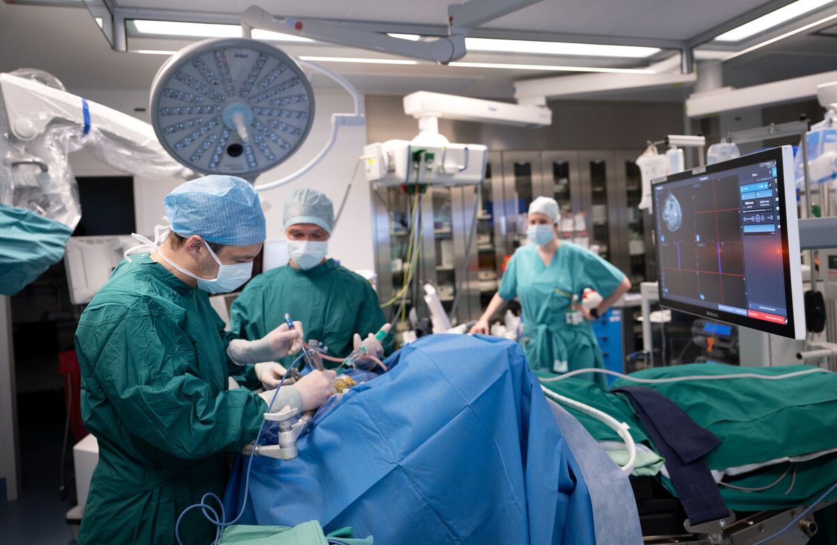 Am AKH Wien und der MedUni Wien werden regelmäßig Herztransplantationen durchgeführt, erstmals nun auch mit inkompatibler Blutgruppe. ⇒symbolbild APA