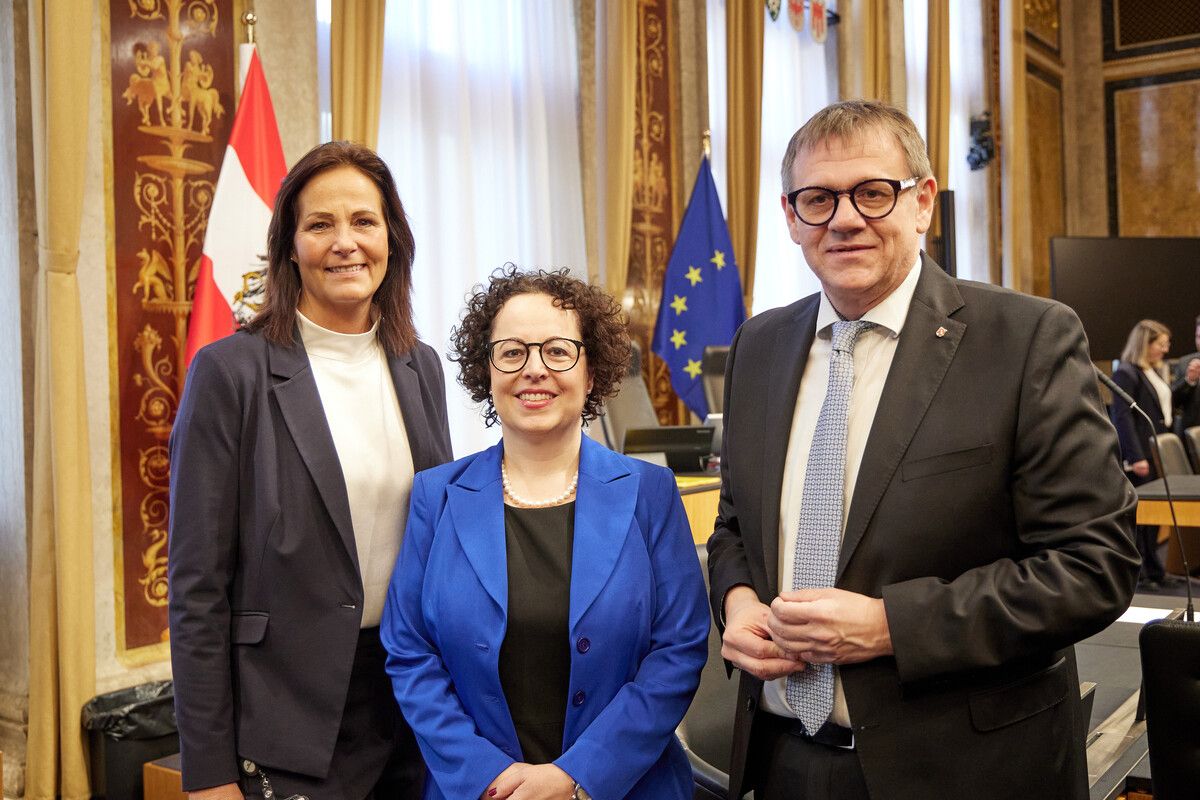 Am Donnerstag wurden Sandra Jäckel (FPÖ), Christine Schwarz-Fuchs (ÖVP) und Christoph Thoma (ÖVP) als Bundesräte angelobt.⇒Parlamentsdirektion/Thomas Topf