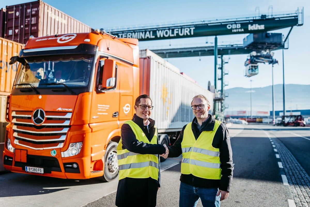 Andreas Bilgeri (Gebrüder Weiss) und Koordinator Matthias Burtscher.⇒gw