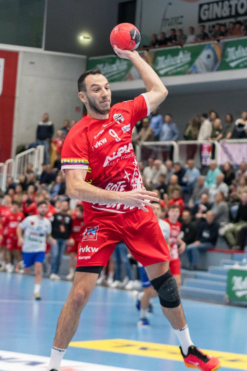 Hard-Goalgetter Ante Tokics Einsatz ist wegen einer Wadenverletzung fraglich. VN/stp