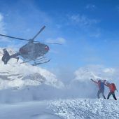 Skilehrer von Lawine verschüttet
