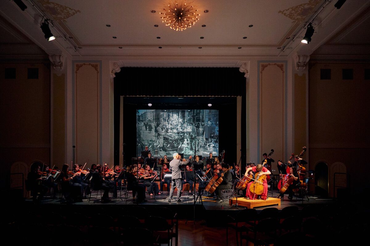 Beim „Stella Sinfoniekonzert” traf im Festsaal Mendelssohn auf Schostakovitsch. ⇒marin