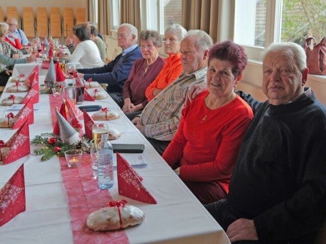 Besinnlicher Adventnachmittag mit Musik und Gemeinschaft.⇒verein