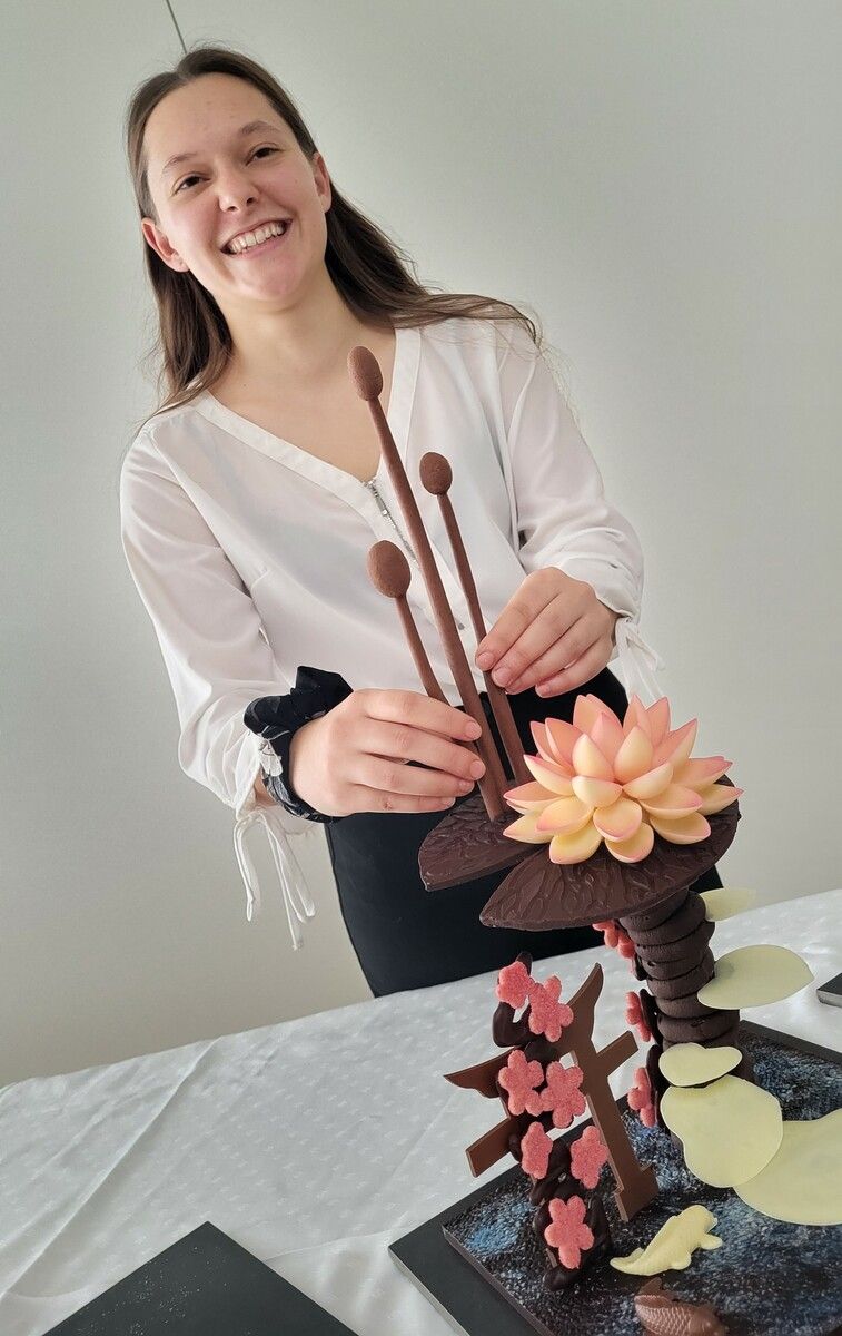Carina Schuster mit ihrem Schaustück. ⇒Privat