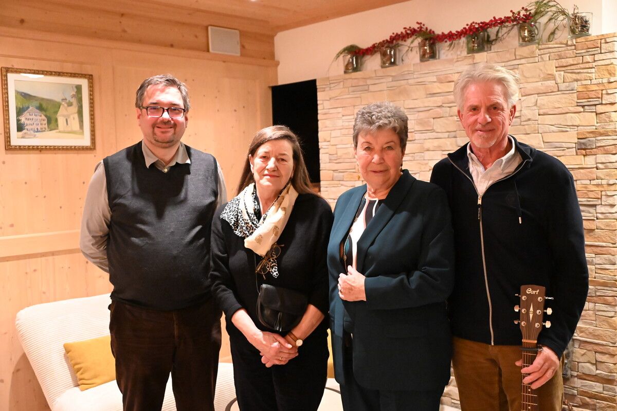 Christof Thöny, Gertrud Würbel, Autorin Lidwina Boso und Wilfried Ganahl. ⇒DOB