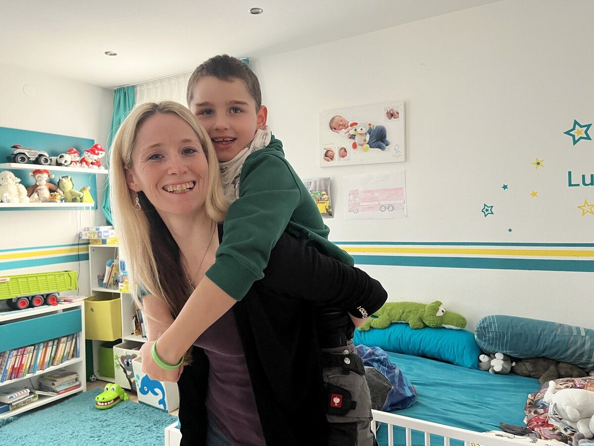 Das Kinderzimmer befindet sich im oberen Stockwerk. Melanie muss ihren Sohn die Treppe rauf und runter tragen. ⇒Vol.at/Meusburger