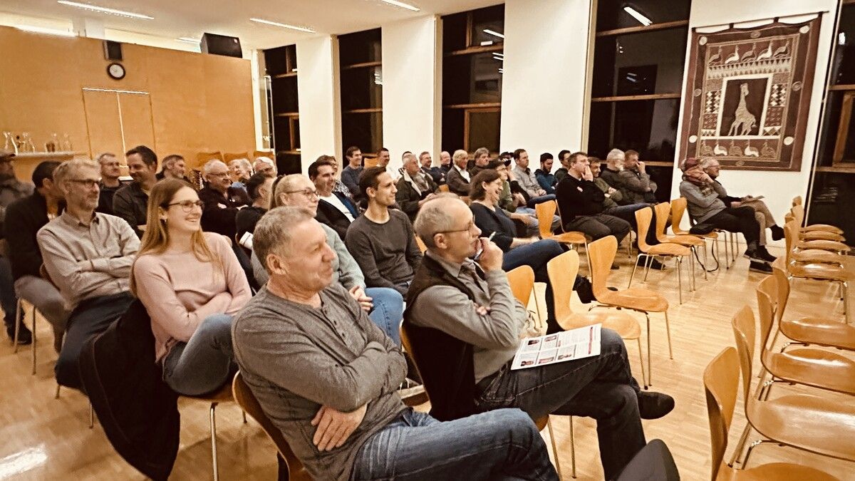 Das Publikum im Pfarrsaal war sehr interessiert.⇒MON