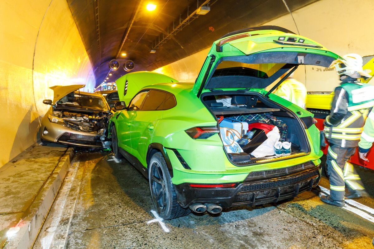 Der Fahrer des in Zürich zugelassenen SUV verlor die Kontrolle über sein Fahrzeug.⇒ Hofmeister
