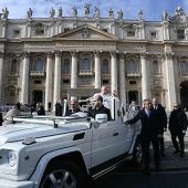 Neues Papamobil: Papst steigt auf Elektro um